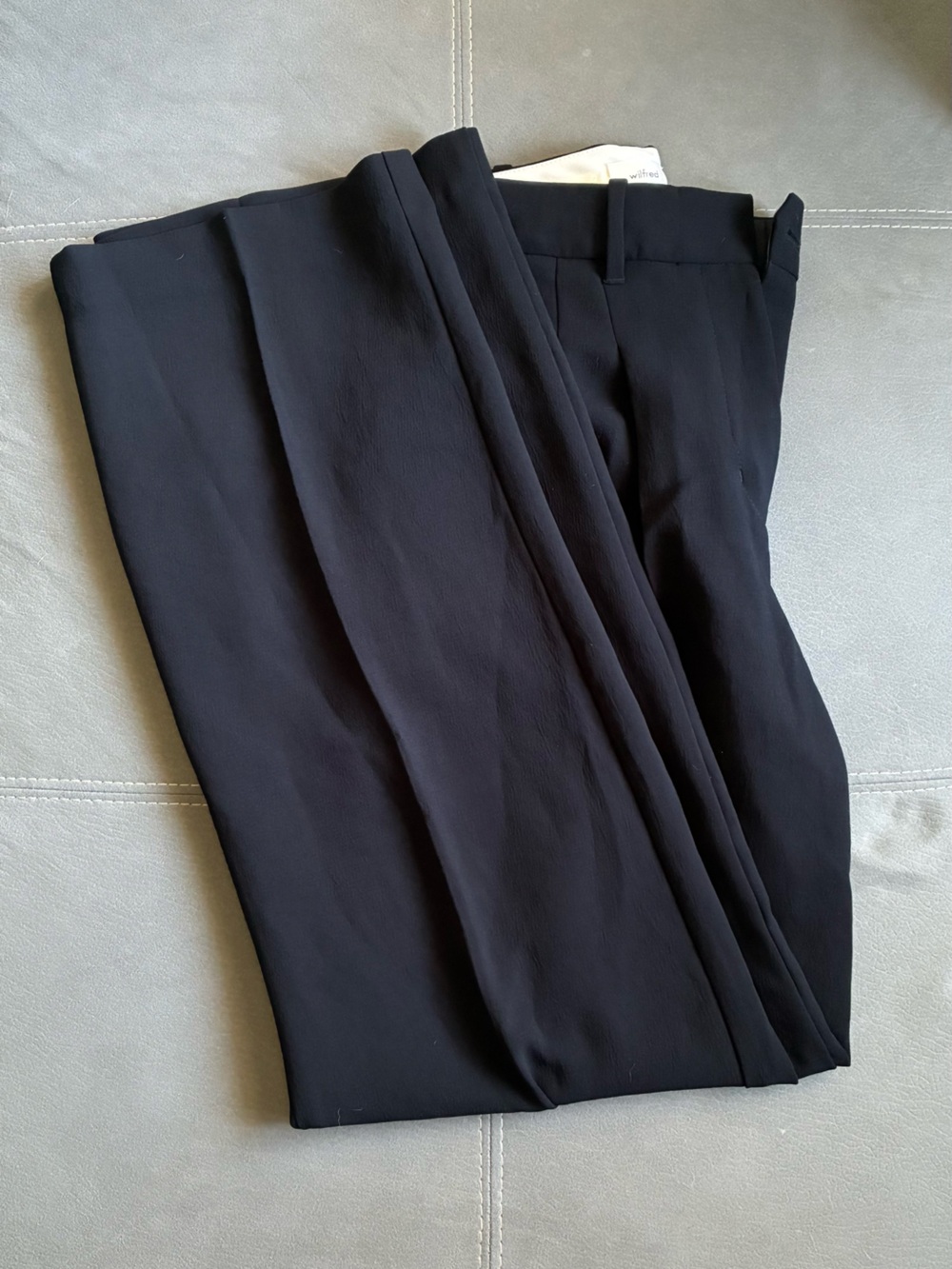 Aritzia Wilfred Effortless Pant – Black – Size 0 - Picture 3 of 3